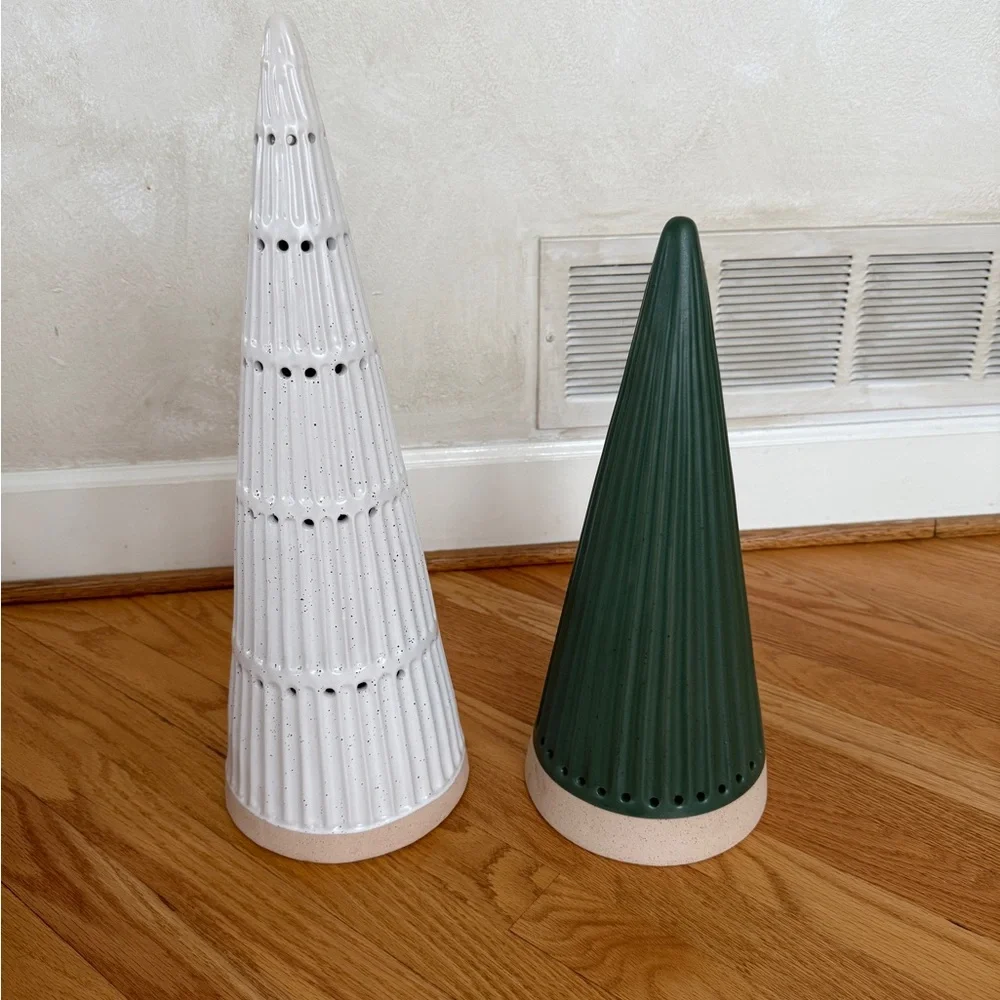 Crate&Barrel Ceramic Christmas Tree Green LED 16”